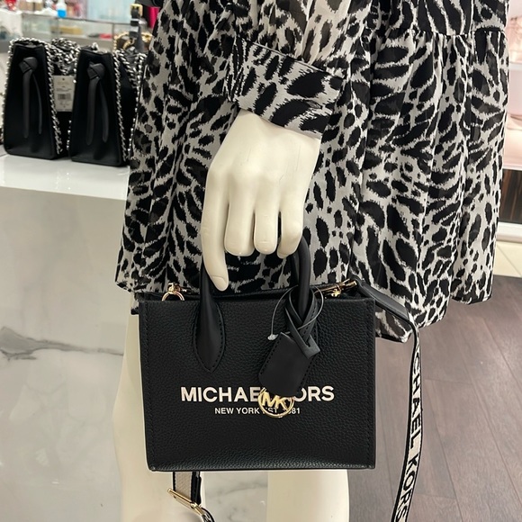 Michael Kors Handbags - MICHAEL KORS
Mirella Extra-Small XS Shopper XBody Crossbody Bag
NWT